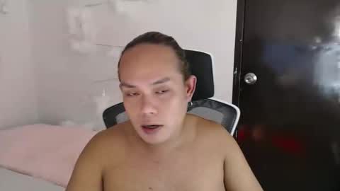 Snapshot of thebitch_cowbell chatting on 10/21/25, 11:33 thebitch_cowbell online show from 10/21/25, 11:33