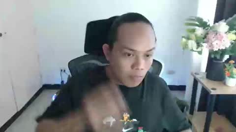 Snapshot of thebitch_cowbell chatting on 12/15/25, 02:16 thebitch_cowbell online show from 12/15/25, 02:16