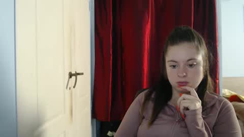 raissa online show from 09/16/25, 08:37