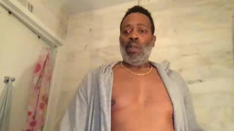 Snapshot of theblacklordmaster chatting on 12/16/24, 12:49 theblacklordmaster online show from 12/16/24, 12:49