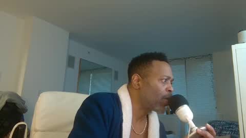 Snapshot of theblacklordmaster chatting on 02/06/25, 01:10 theblacklordmaster online show from 02/06/25, 01:10