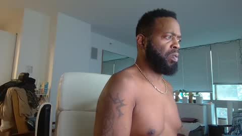 Snapshot of theblacklordmaster chatting on 10/08/25, 12:47 theblacklordmaster online show from 10/08/25, 12:47