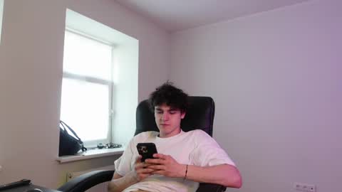 Snapshot of thebrad_holloway chatting on 03/08/26, 02:21 Thebrad H online show from 03/08/26, 02:21