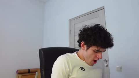 Snapshot of thebrad_holloway chatting on 03/31/26, 01:44 Thebrad H online show from 03/31/26, 01:44