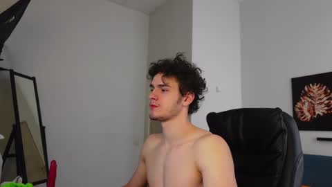 Snapshot of thebrad_holloway chatting on 04/22/26, 05:54 Thebrad H online show from 04/22/26, 05:54