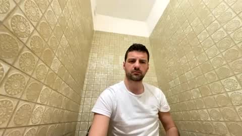 Snapshot of thebrokersenior chatting on 02/23/25, 10:42 thebrokersenior online show from 02/23/25, 10:42