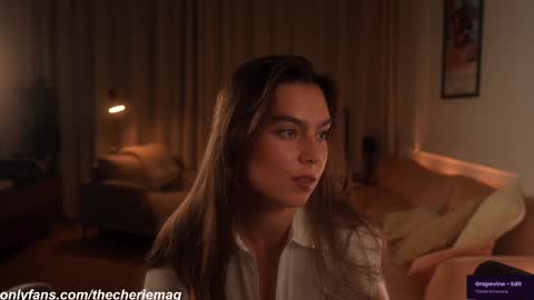 Cherie   online show from 11/21/25, 08:40