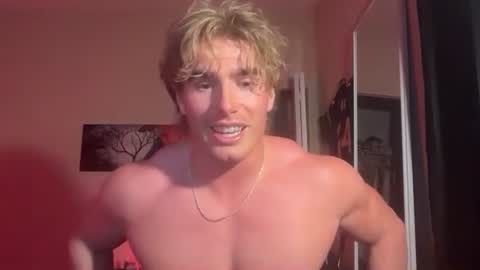 Snapshot of thecloser380 chatting on 03/07/26, 02:19 thecloser380 online show from 03/07/26, 02:19