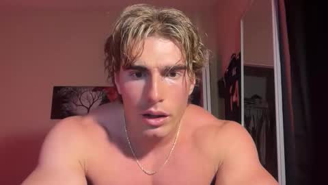 Snapshot of thecloser380 chatting on 03/08/26, 01:03 thecloser380 online show from 03/08/26, 01:03