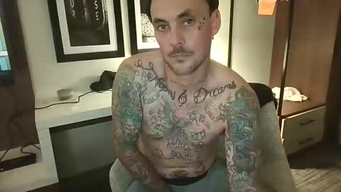 Snapshot of thecoryhall9109 chatting on 10/28/25, 08:18 thecoryhall9109 online show from 10/28/25, 08:18