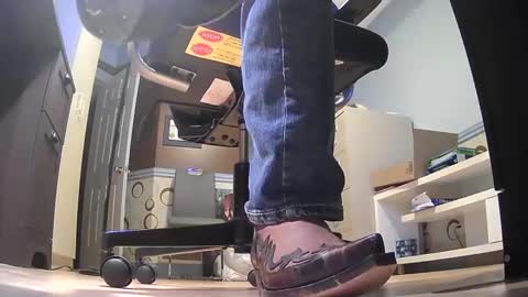 Snapshot of thecowboy_74 chatting on 11/23/25, 03:50 thecowboy_74 online show from 11/23/25, 03:50