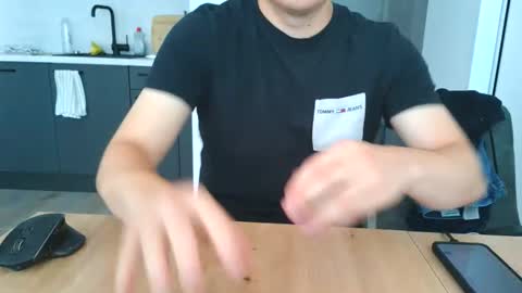 thecuteguy144949 online show from 06/08/26, 08:15