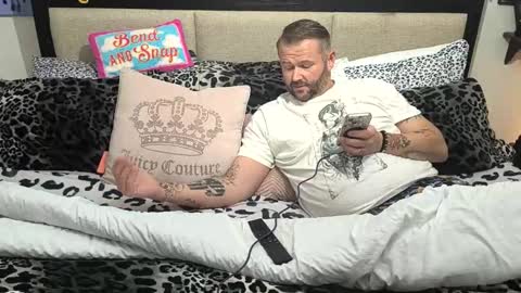 Snapshot of thedaddyest chatting on 05/21/26, 11:39 thedaddyest online show from 05/21/26, 11:39