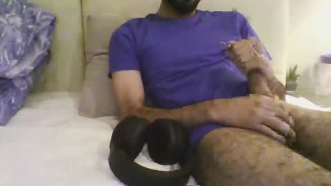 Snapshot of thedickhard1010 chatting on 12/14/25, 07:40 thedickhard1010 online show from 12/14/25, 07:40