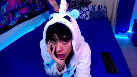 Snapshot of thedoll_ethan chatting on 03/06/26, 10:28 ethan online show from 03/06/26, 10:28