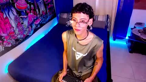 Snapshot of thedoll_ethan chatting on 03/16/26, 11:47 ethan online show from 03/16/26, 11:47