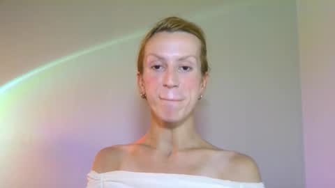 Yolanda online show from 10/12/25, 07:24