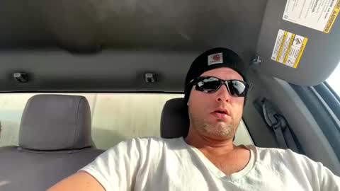 Snapshot of thedonald911 chatting on 01/21/25, 08:32 Carter Bates online show from 01/21/25, 08:32