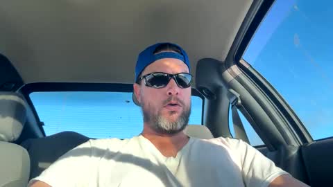 Snapshot of thedonald911 chatting on 01/17/26, 06:22 Carter Bates online show from 01/17/26, 06:22