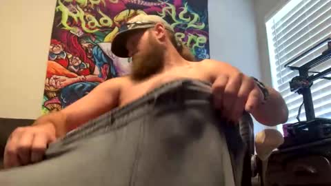 Snapshot of thedude715981 chatting on 02/16/25, 04:32 thedude715981 online show from 02/16/25, 04:32