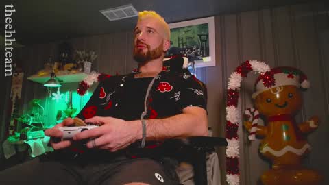 Snapshot of theehhteam chatting on 12/08/24, 10:36 H online show from 12/08/24, 10:36