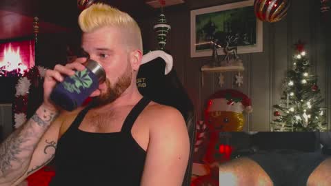 Snapshot of theehhteam chatting on 12/13/24, 08:15 H online show from 12/13/24, 08:15