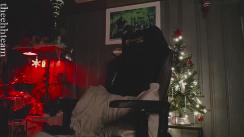 Snapshot of theehhteam chatting on 12/22/24, 04:50 H online show from 12/22/24, 04:50