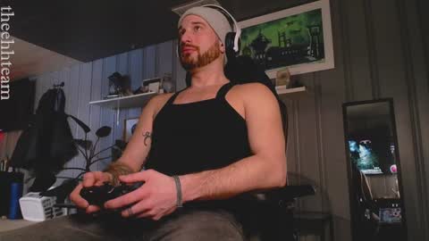 Snapshot of theehhteam chatting on 01/25/25, 09:14 H online show from 01/25/25, 09:14