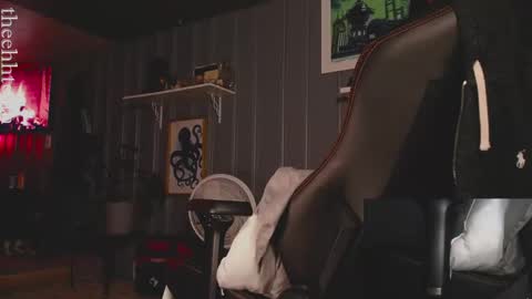 Snapshot of theehhteam chatting on 03/04/25, 11:54 H online show from 03/04/25, 11:54