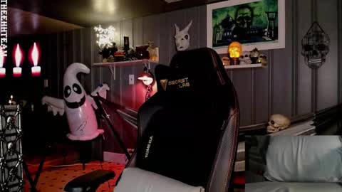 Snapshot of theehhteam chatting on 09/29/25, 06:46 H online show from 09/29/25, 06:46