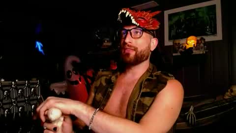 Snapshot of theehhteam chatting on 10/13/25, 02:22 H online show from 10/13/25, 02:22