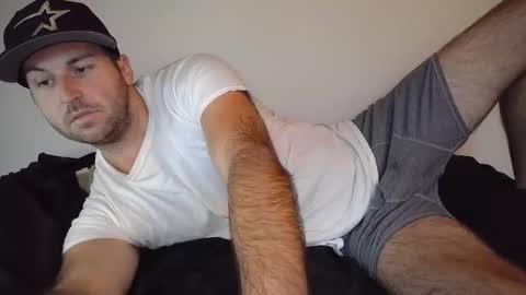 Theetwohander online show from 10/19/25, 07:14