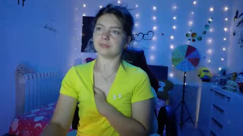 Snapshot of thefarmergirl chatting on 09/25/25, 03:32 TheFarmergirl online show from 09/25/25, 03:32