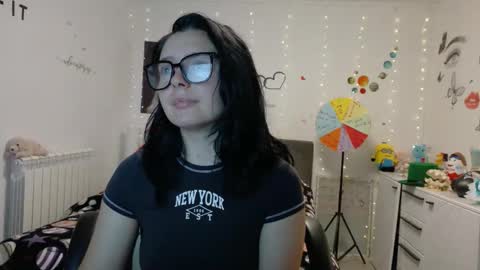 Snapshot of thefarmergirl chatting on 10/17/25, 04:15 TheFarmergirl online show from 10/17/25, 04:15