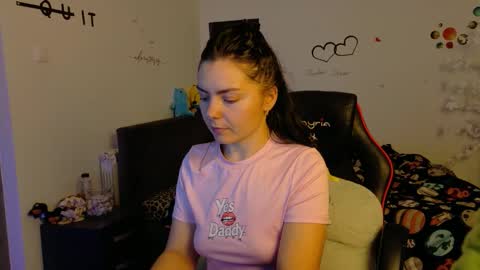 TheFarmergirl online show from 11/18/25, 06:56