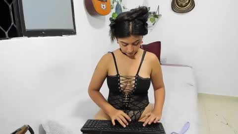 Snapshot of thefenix_jyk chatting on 12/05/24, 02:31 Ariamapola88 online show from 12/05/24, 02:31