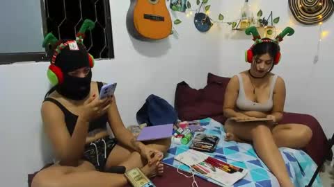 Snapshot of thefenix_jyk chatting on 12/15/24, 08:52 Ariamapola88 online show from 12/15/24, 08:52