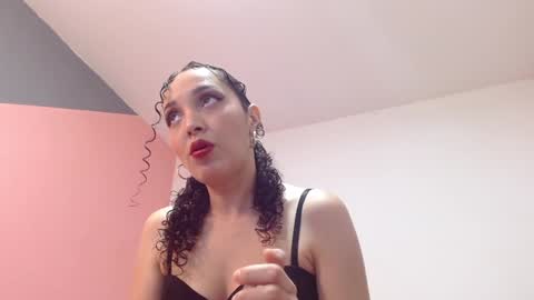 Snapshot of thefockers69 chatting on 02/02/25, 04:05 Eros y Psique online show from 02/02/25, 04:05