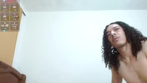 Snapshot of thefockers69 chatting on 10/28/25, 04:49 Eros y Psique online show from 10/28/25, 04:49