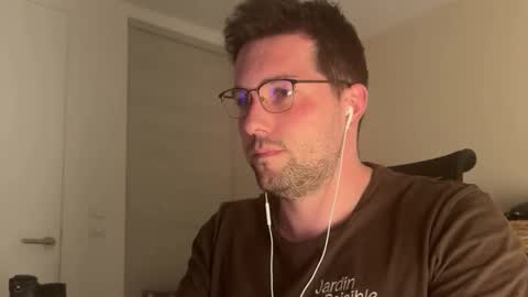 Snapshot of thefrenchie_1 chatting on 03/19/26, 06:45 thefrenchie_1 online show from 03/19/26, 06:45