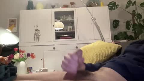 Snapshot of thegermanguy81 chatting on 03/04/25, 10:27 thegermanguy81 online show from 03/04/25, 10:27