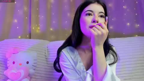 Snapshot of thegirlyoullcomebackto chatting on 06/17/26, 08:43 Anora online show from 06/17/26, 08:43