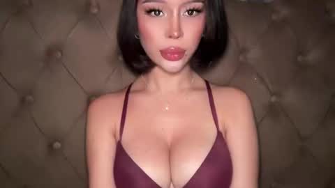 Elle  dont forget to folloW me and thumbs up online show from 03/05/26, 11:06