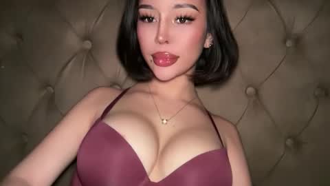 Elle  dont forget to folloW me and thumbs up online show from 04/03/26, 01:25