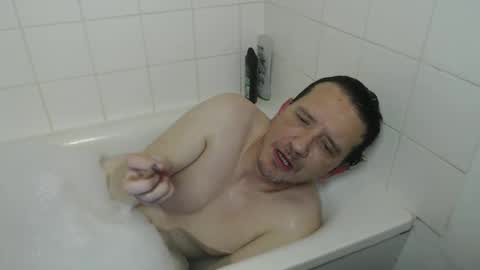 Snapshot of thegreeneyes95 chatting on 12/19/24, 08:55 Green online show from 12/19/24, 08:55