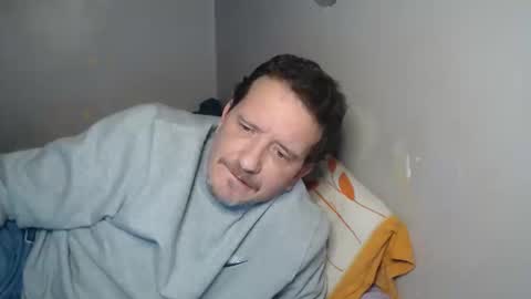 Snapshot of thegreeneyes95 chatting on 01/08/25, 10:37 Green online show from 01/08/25, 10:37