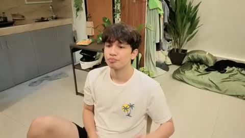 Green online show from 11/20/25, 08:36