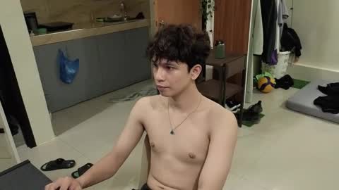 Green online show from 11/27/25, 06:43