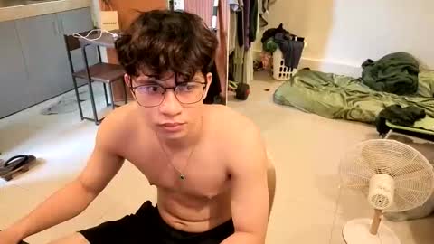 Green online show from 05/24/26, 07:02