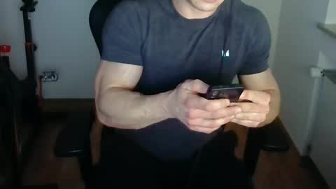 Snapshot of theguyfrombehind chatting on 01/10/26, 09:11 Alex online show from 01/10/26, 09:11